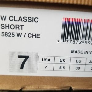 Brown short UGG women boots